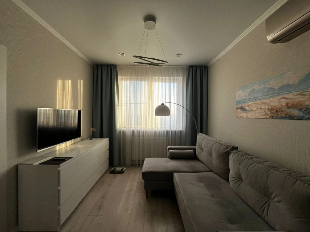 Купить однокомнатную квартиру в Краснодаре. Вариант № 10096145, 15, площадь -  квм, цена 6200000 рублей