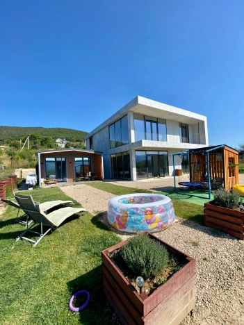 Купить дом в Севастополе. Вариант № 10278666, 1, площадь -  квм, цена 30000000 рублей