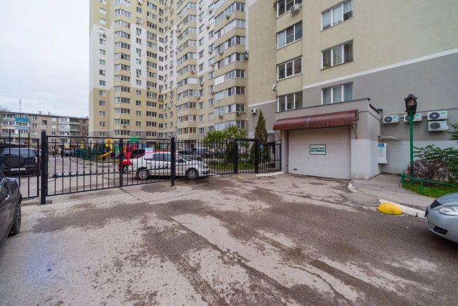 Купить трехкомнатную квартиру на вторичке в районе Октябрьский в Рязани. Вариант № 8588480, 25, площадь -  квм, цена 12400000 рублей