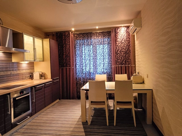 Купить трехкомнатную квартиру в Воронеже. Вариант № 9365145, 9, площадь - квм, цена 12000000 рублей