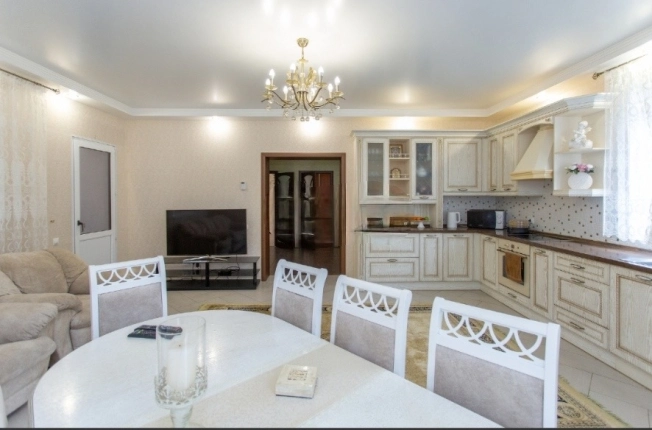 Купить дом в Микрорайоне Восточный, Тобольск в Тобольске. Вариант № 15483, 21, площадь -  квм, цена 14500000 рублей