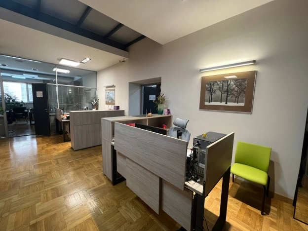 Купить коммерческую недвижимость свободного назначения в Новосибирске. Вариант № 10705930, 9, площадь -  квм, цена 180000000 рублей