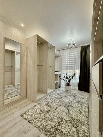 Купить двухкомнатную квартиру на улице Красная в Краснодаре. Вариант № 5317182, 10, площадь -  квм, цена 19500000 рублей