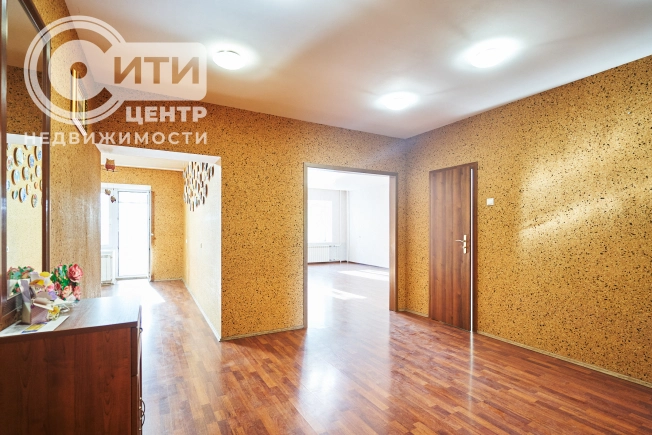 Купить трехкомнатную квартиру в Воронеже. Вариант № 4879062, 10, площадь -  квм, цена 12700000 рублей