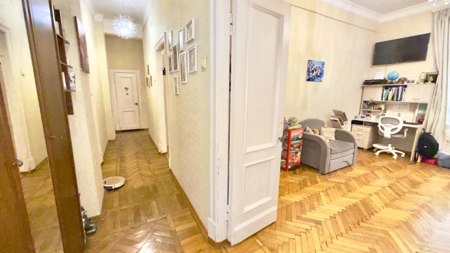 Купить квартиру в Москве. Вариант № 6182686, 9, площадь -  квм, цена 20500000 рублей