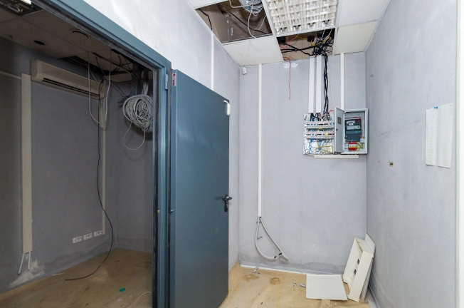 Купить коммерческую недвижимость свободного назначения в Тобольске. Вариант № 3900, 10, площадь -  квм, цена 16000000 рублей