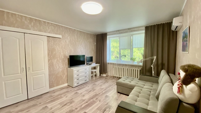 Купить двухкомнатную квартиру на вторичке на улице Молодогвардейская в Пензе. Вариант № 51986, 3, площадь -  квм, цена 2390000 рублей