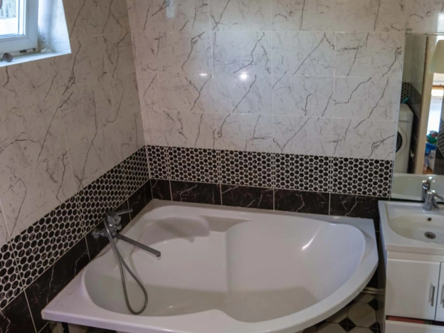 Купить дом в районе Калининский в Новосибирске. Вариант № 54247, 38, площадь -  квм, цена 8650000 рублей