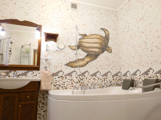 Купить четырехкомнатную квартиру в Омске. Вариант № 26033, 19, площадь -  квм, цена 23750000 рублей