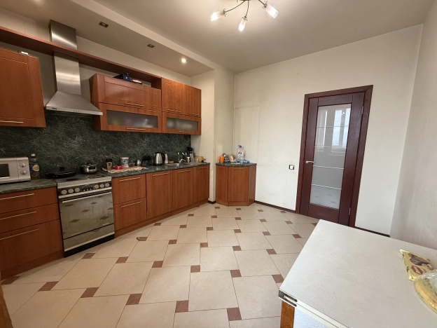 Купить двухкомнатную квартиру на вторичке у метро Улица Горчакова в Москве. Вариант № 53819, 2, площадь -  квм, цена 12300000 рублей