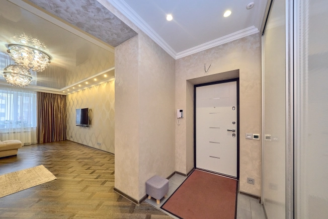 Купить четырехкомнатную квартиру в Рязани. Вариант № 8214967, 7, площадь -  квм, цена 19970000 рублей