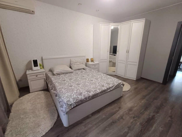 Купить двухкомнатную квартиру на улице Базарова в Волгограде. Вариант № 28619, 3, площадь -  квм, цена 8500000 рублей