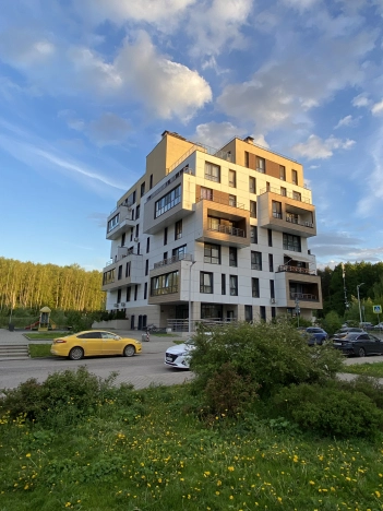 Купить трехкомнатную квартиру у метро Физтех в Химках. Вариант № 23988, 29, площадь -  квм, цена 21700000 рублей