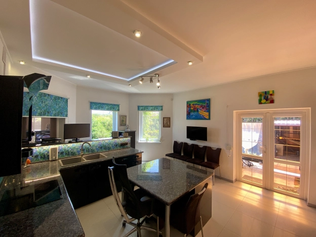 Купить дом на улице Средний переулок в Калининграде. Вариант № 55125, 21, площадь -  квм, цена 31500000 рублей