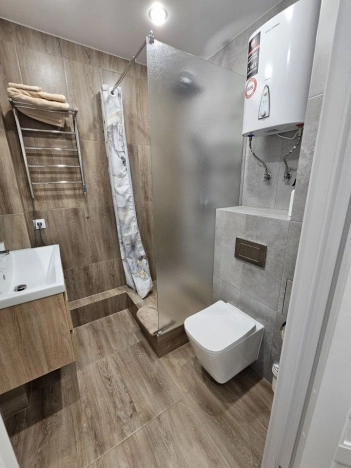 Снять квартиру в Новосибирске. Вариант № 10412576, 16, площадь -  квм, цена 38000 рублей