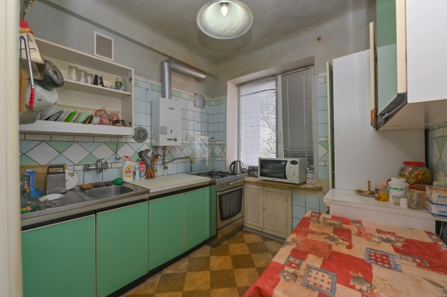 Купить трехкомнатную квартиру в Ростовской области. Вариант № 8013332, 6, площадь -  квм, цена 6200000 рублей