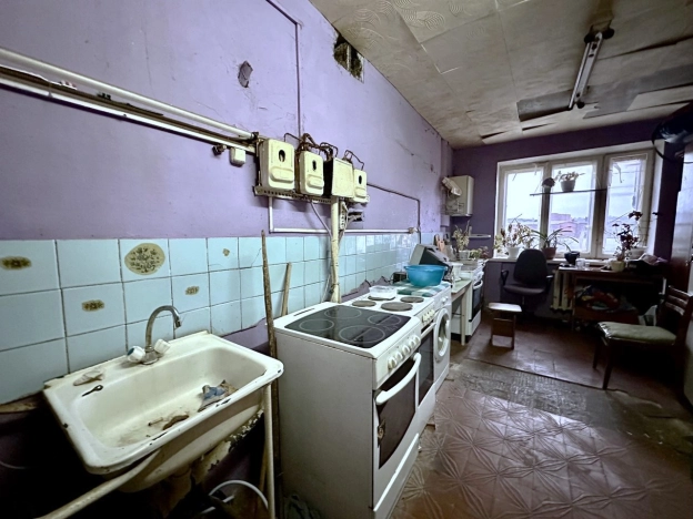 Купить комнату в Калуге. Вариант № 9588943, 8, площадь -  квм, цена 650000 рублей