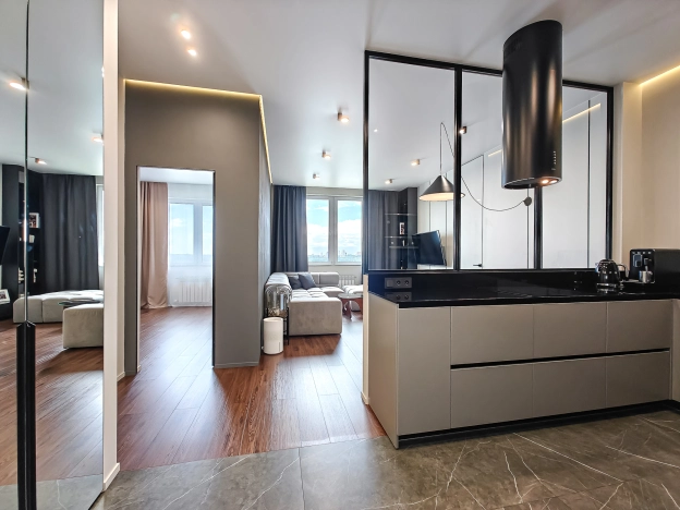 Купить квартиру в районе Октябрьский в Новосибирске. Вариант № 2030620, 6, площадь -  квм, цена 18290000 рублей