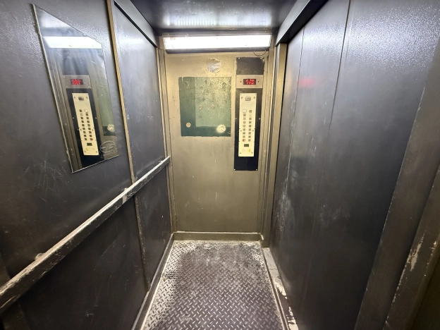 Купить двухкомнатную квартиру на вторичке у метро Улица Горчакова в Москве. Вариант № 53819, 26, площадь -  квм, цена 12300000 рублей