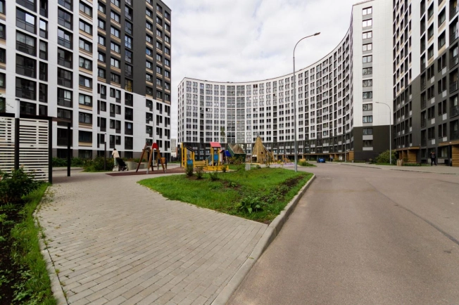 Купить однокомнатную квартиру на вторичке на улице Планерная в Санкт-Петербурге. Вариант № 18633, 15, площадь -  квм, цена 12500000 рублей