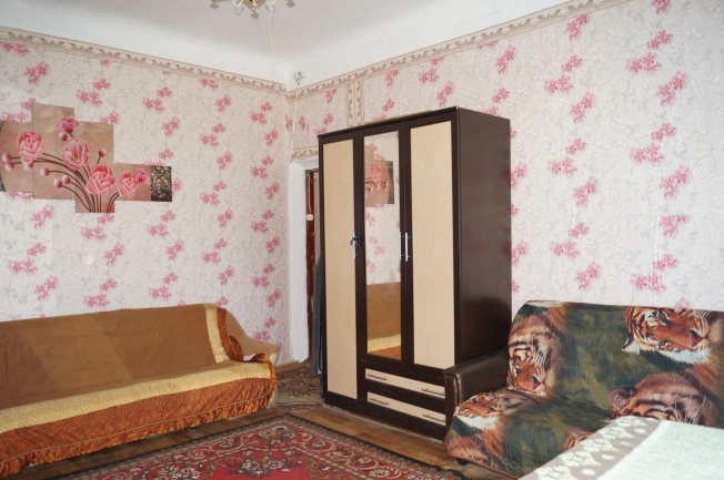 Купить однокомнатную квартиру в Приморском крае. Вариант № 6615952, 5, площадь -  квм, цена 2600000 рублей