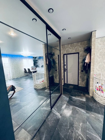 Купить трехкомнатную квартиру на улице Олега Кошевого в Калининграде. Вариант № 8480716, 7, площадь -  квм, цена 12650000 рублей