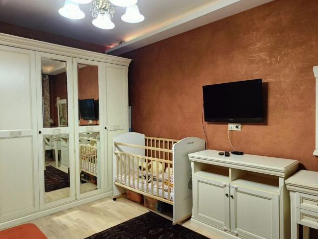 Купить трехкомнатную квартиру в Воронеже. Вариант № 9365145, 14, площадь - квм, цена 12000000 рублей