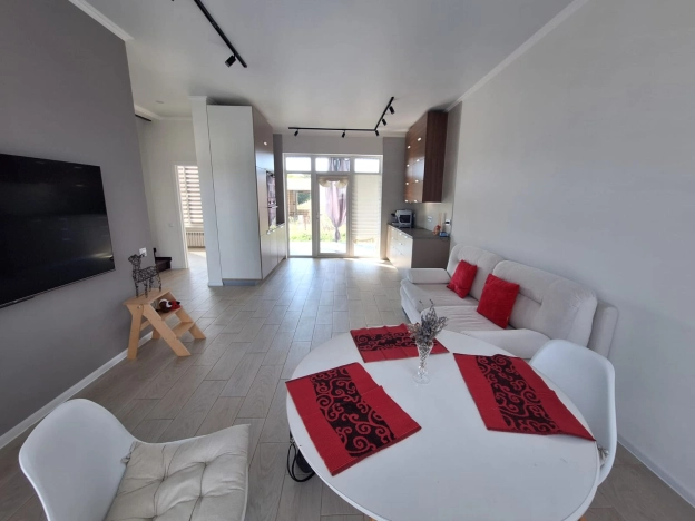 Купить дом на улице Васильковая в Краснодарском крае. Вариант № 5453533, 3, площадь -  квм, цена 9000000 рублей