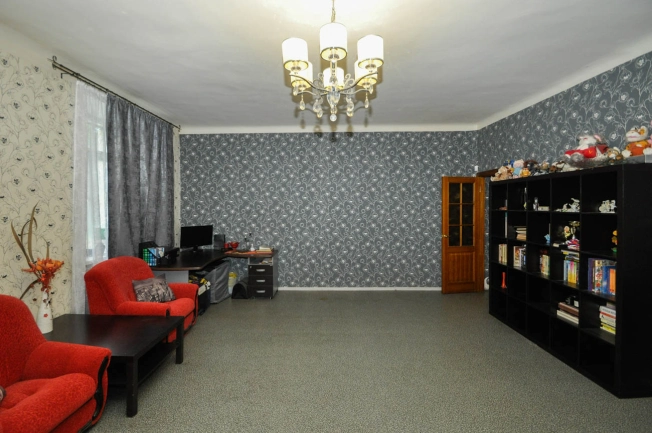 Купить трехкомнатную квартиру в районе Ленинский в Новосибирске. Вариант № 2125107, 6, площадь -  квм, цена 8500000 рублей