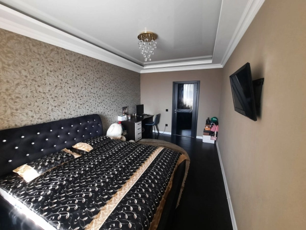 Купить квартиру в Дзержинском. Вариант № 3301005, 9, площадь -  квм, цена 11300000 рублей