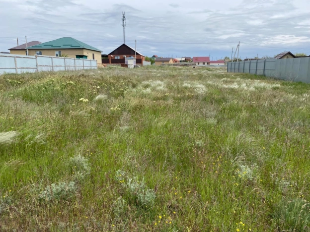 Купить земельный участок в Республике Калмыкия. Вариант № 7912, 0, площадь -  квм, цена 1000000 рублей