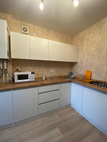 Купить однокомнатную квартиру в Волгограде. Вариант № 10031454, 6, площадь -  квм, цена 4150000 рублей