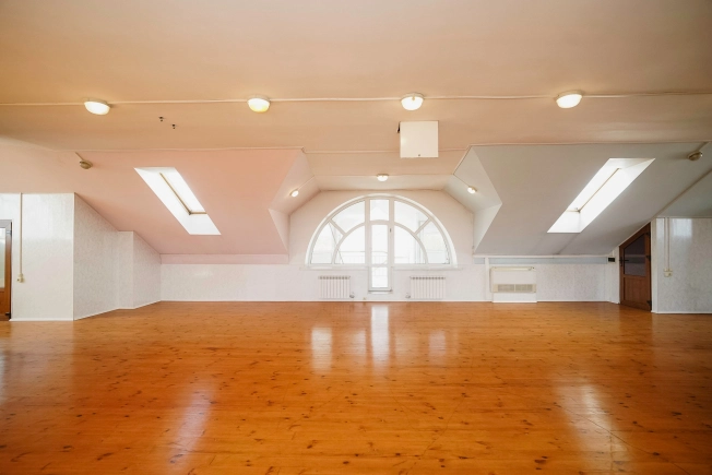 Купить дом в Микрорайоне Порт-Артур в Омске. Вариант № 6134669, 25, площадь -  квм, цена 60000000 рублей