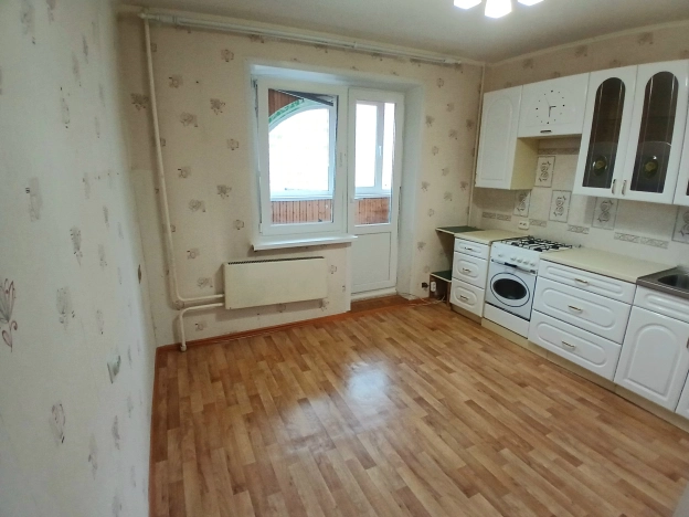 Купить однокомнатную квартиру на улице Железнодорожная в Владимирской области. Вариант № 9665075, 3, площадь -  квм, цена 3950000 рублей