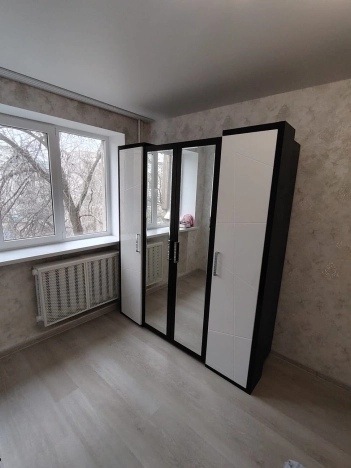 Купить трехкомнатную квартиру на вторичке в Микрорайоне 8-й, Элиста в Элисте. Вариант № 38712, 4, площадь -  квм, цена 6200000 рублей