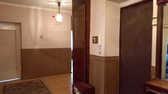 Купить многокомнатную квартиру на вторичке в Калужской области. Вариант № 4005, 9, площадь -  квм, цена 5900000 рублей