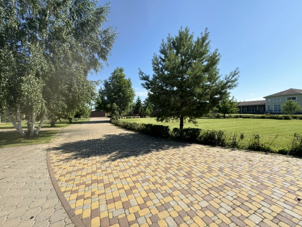 Купить дом в Омске. Вариант № 9547, 1, площадь -  квм, цена 82000000 рублей