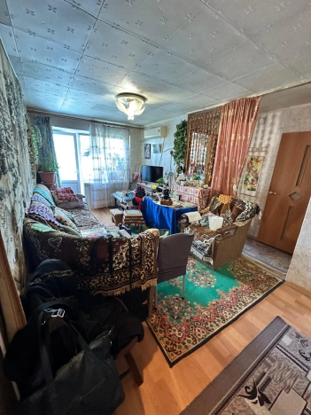 Купить трехкомнатную квартиру в Микрорайоне 1-й, Элиста в Элисте. Вариант № 39331, 2, площадь -  квм, цена 3700000 рублей