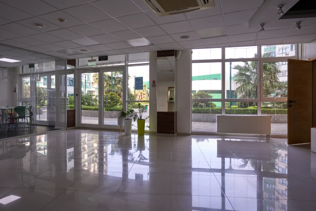 Купить коммерческую недвижимость в Сочи. Вариант № 46074, 5, площадь -  квм, цена 1390000000 рублей