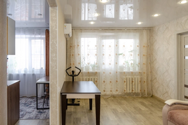 Купить двухкомнатную квартиру в Новосибирской области. Вариант № 9680019, 14, площадь -  квм, цена 4450000 рублей