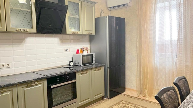 Купить двухкомнатную квартиру на улице Ярославская в Краснодаре. Вариант № 2405277, 7, площадь -  квм, цена 11450000 рублей