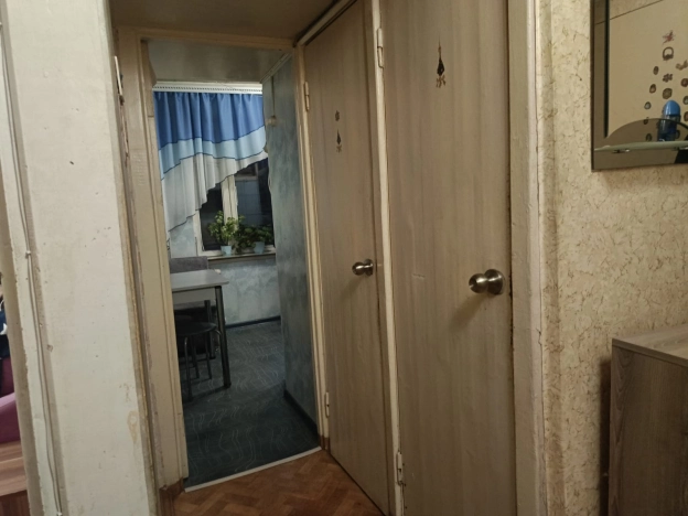 Купить квартиру на вторичке на улице Космонавта Комарова в Воронеже. Вариант № 38464, 6, площадь -  квм, цена 3820000 рублей