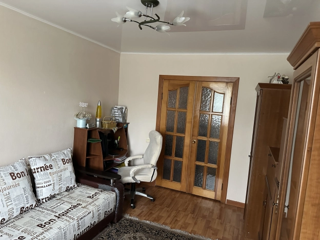 Купить трехкомнатную квартиру в Ростовской области. Вариант № 6912625, 3, площадь -  квм, цена 5800000 рублей