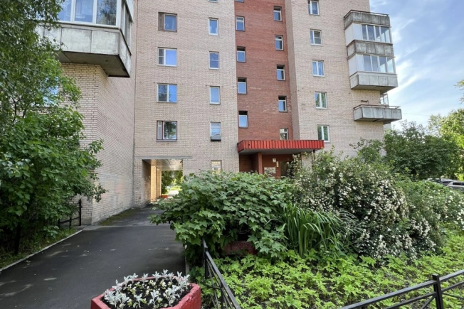 Купить трехкомнатную квартиру в районе Кировский в Санкт-Петербурге. Вариант № 3790419, 16, площадь -  квм, цена 11900000 рублей