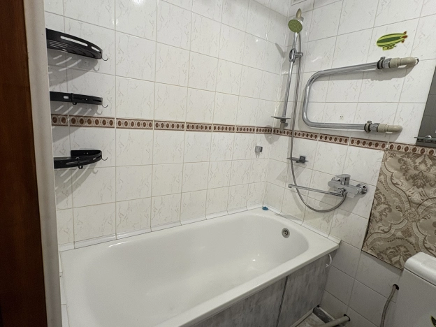 Купить трехкомнатную квартиру в Воронеже. Вариант № 7736745, 33, площадь - квм, цена 5850000 рублей