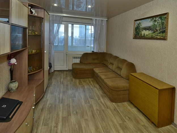 Купить трехкомнатную квартиру в Новосибирске. Вариант № 9585593, 8, площадь -  квм, цена 7500000 рублей