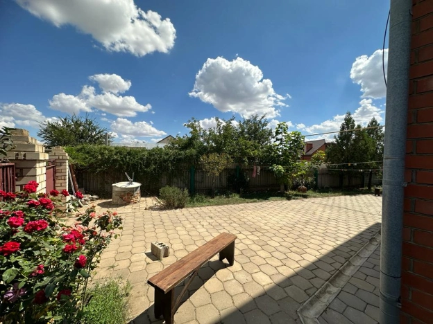 Купить дом на улице Парковая в Элисте. Вариант № 7023, 8, площадь -  квм, цена 14000000 рублей