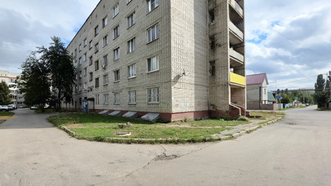 Купить комнату в Липецкой области. Вариант № 3817848, 15, площадь -  квм, цена 1350000 рублей