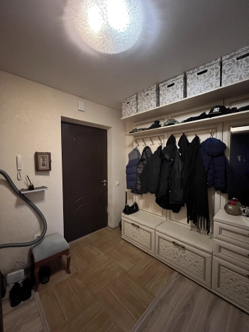 Купить трехкомнатную квартиру в Микрорайоне Водники в Вологде. Вариант № 22757, 4, площадь -  квм, цена 8500000 рублей