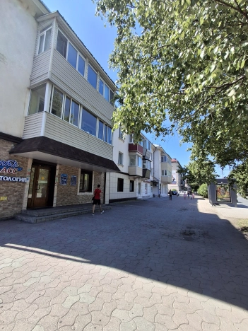 Купить четырехкомнатную квартиру в Приморском крае. Вариант № 60305, 28, площадь -  квм, цена 17000000 рублей